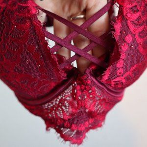 🍦La Senza Beyond Sexy Red Lace Bra 34D🍦